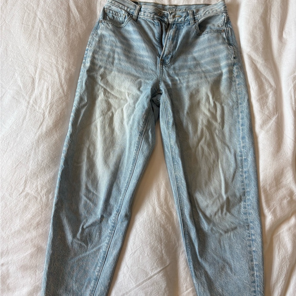 American Eagle Relaxed Mom Jean